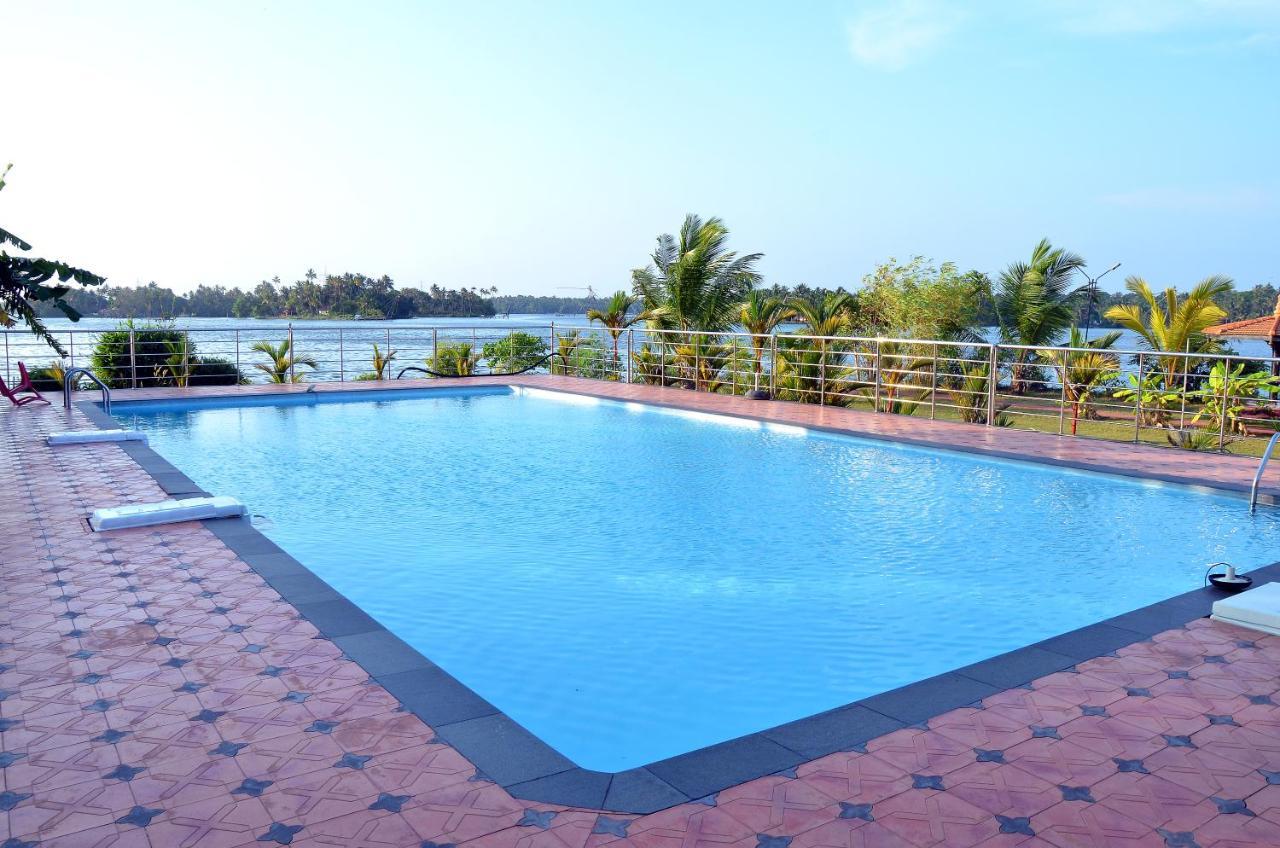Regant Lake Village, Kollam. Chavara المظهر الخارجي الصورة