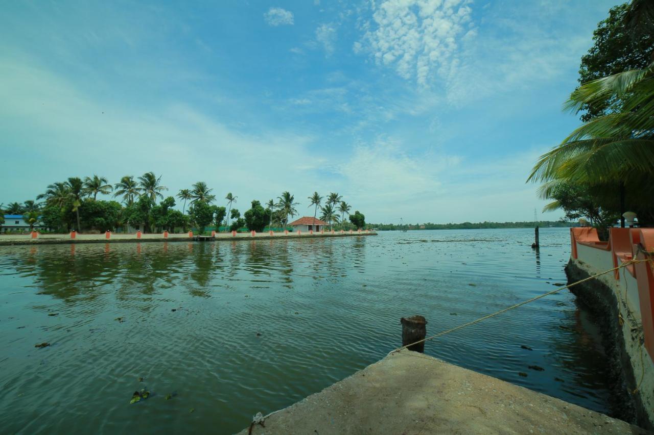 Regant Lake Village, Kollam. Chavara المظهر الخارجي الصورة