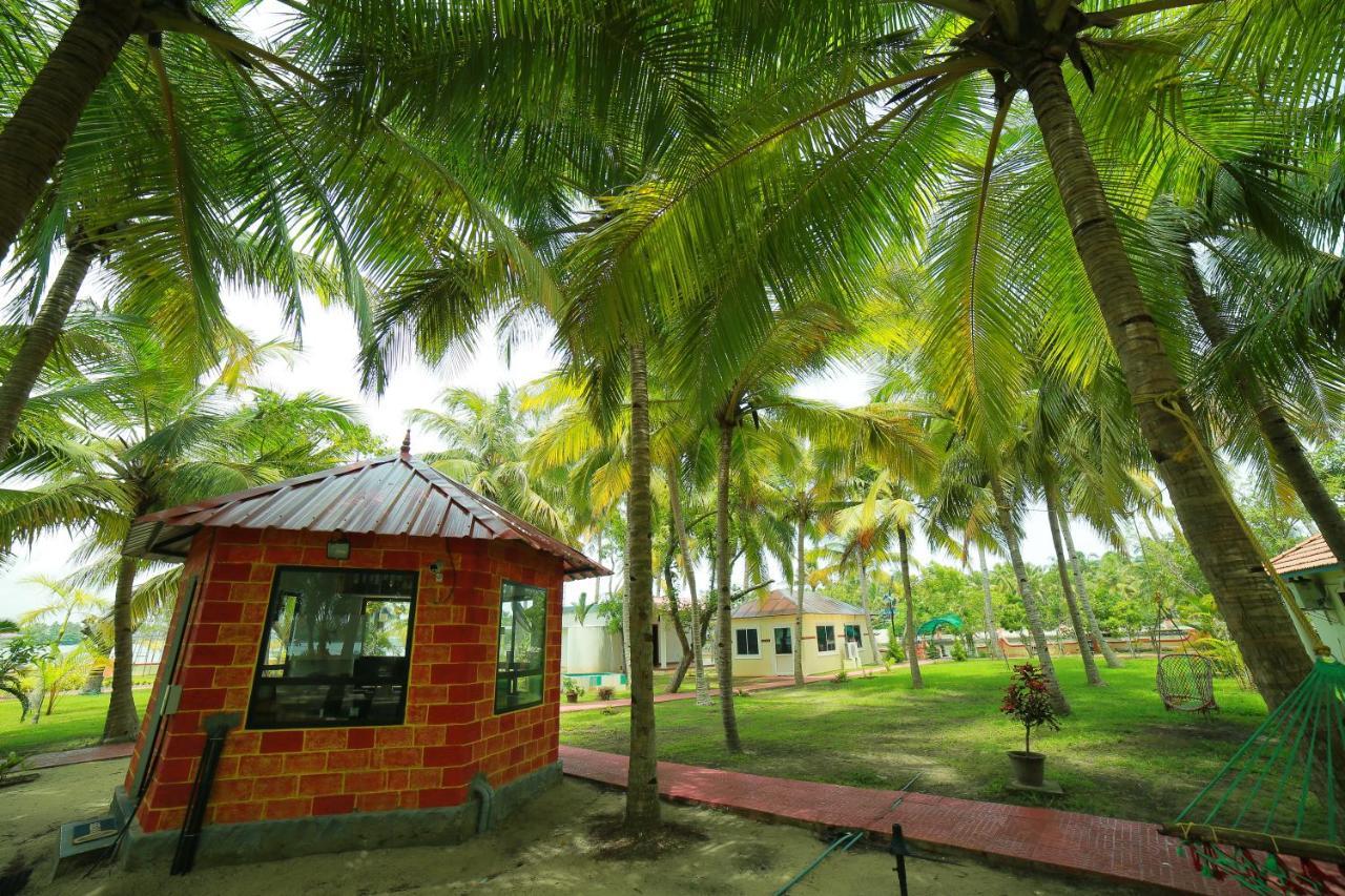 Regant Lake Village, Kollam. Chavara المظهر الخارجي الصورة
