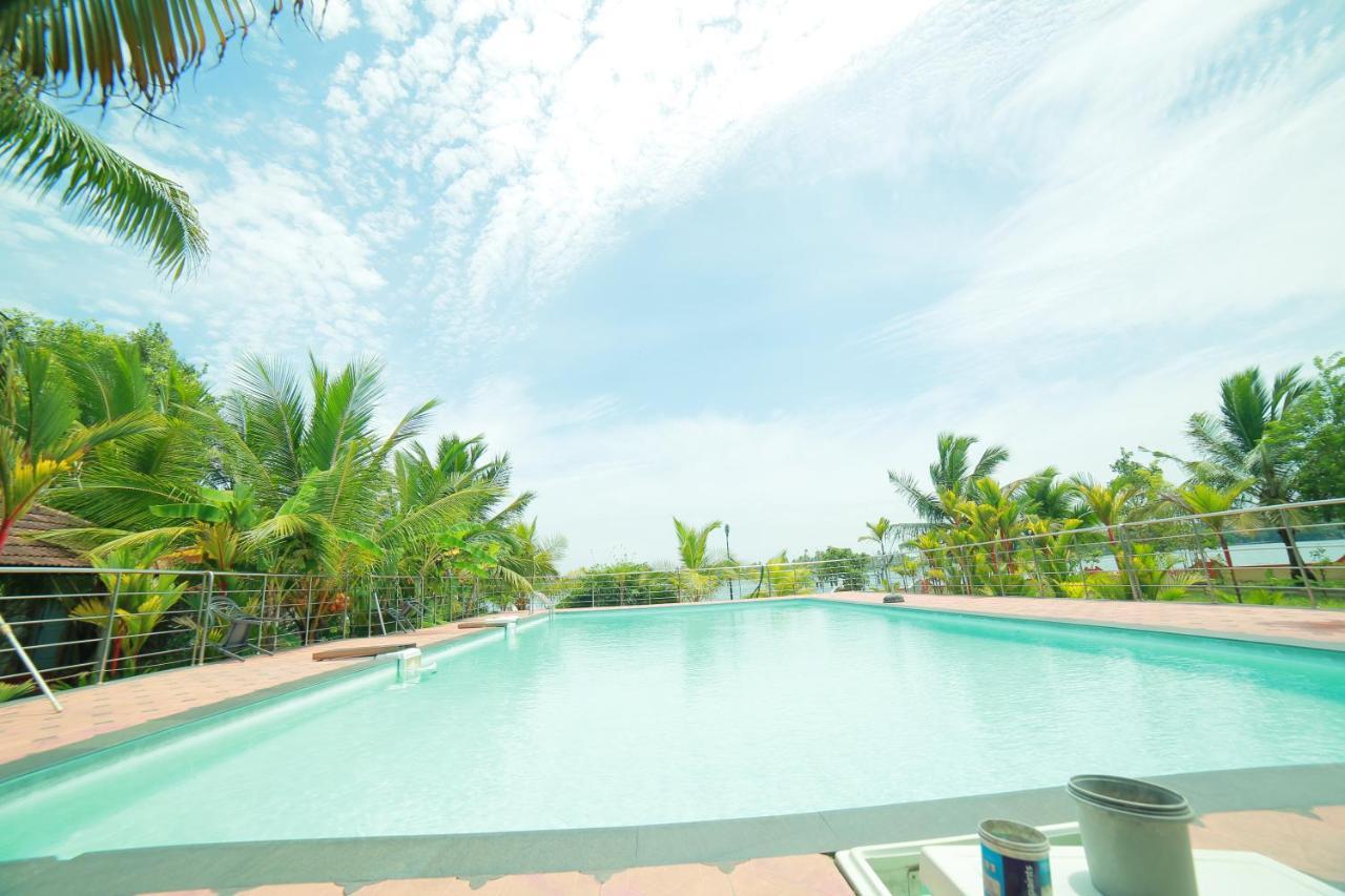 Regant Lake Village, Kollam. Chavara المظهر الخارجي الصورة